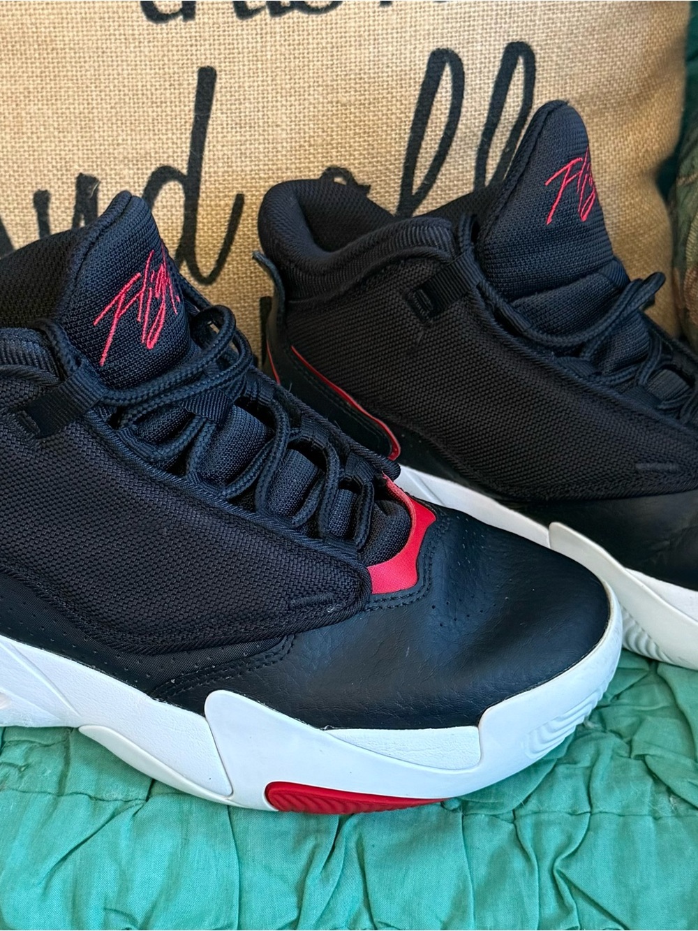 Jordan Max Aura 4 Sneakers